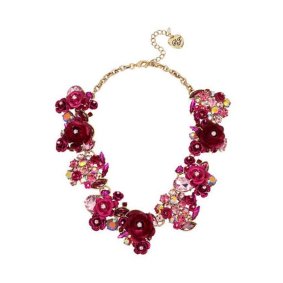 Betsey Johnson Jewelry - Betsey Johnson IN LOVE FLOWER STATEMENT NECKLACE